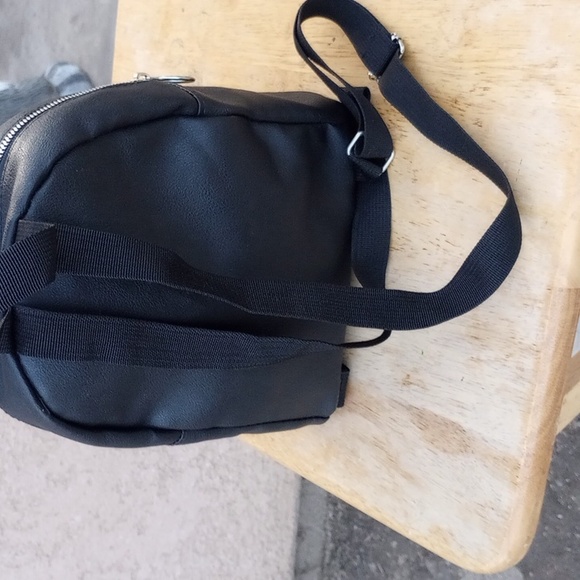 Small mini black bag pack - Picture 2 of 3